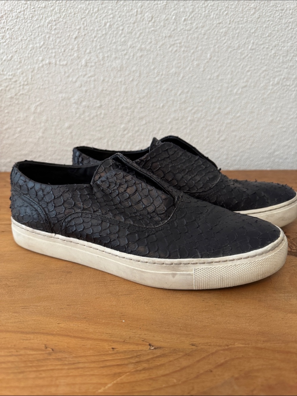 Vince Black python embossed “Nelson” Slip-On Sneakers